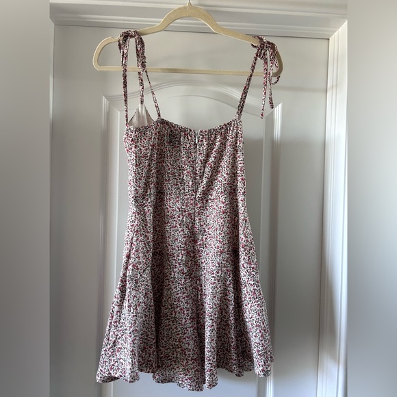 princess polly floral romper - Picture 3 of 3